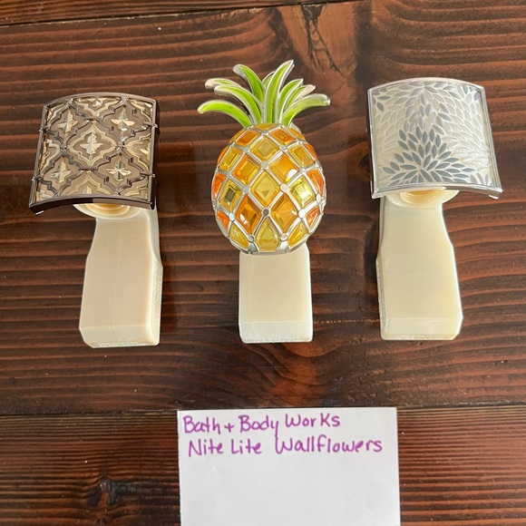 Wallflowers - Picture 1 of 1